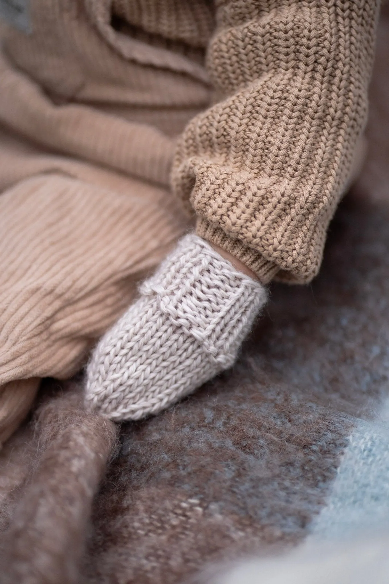 Cottontail Mittens Oatmeal