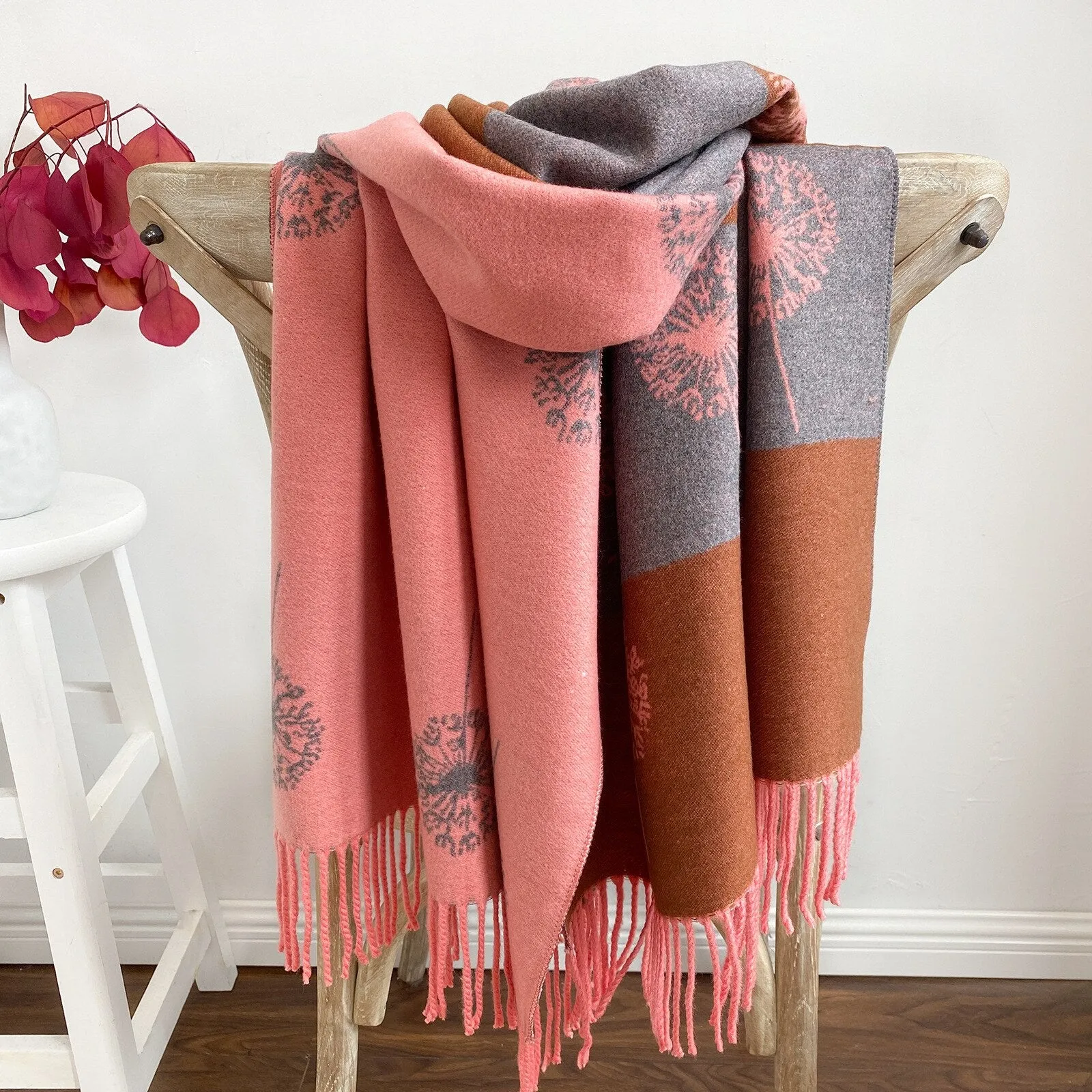 New Fashionable Winter Cashmere Scarf with Tassels and Plaid Pattern - Women's Shawl