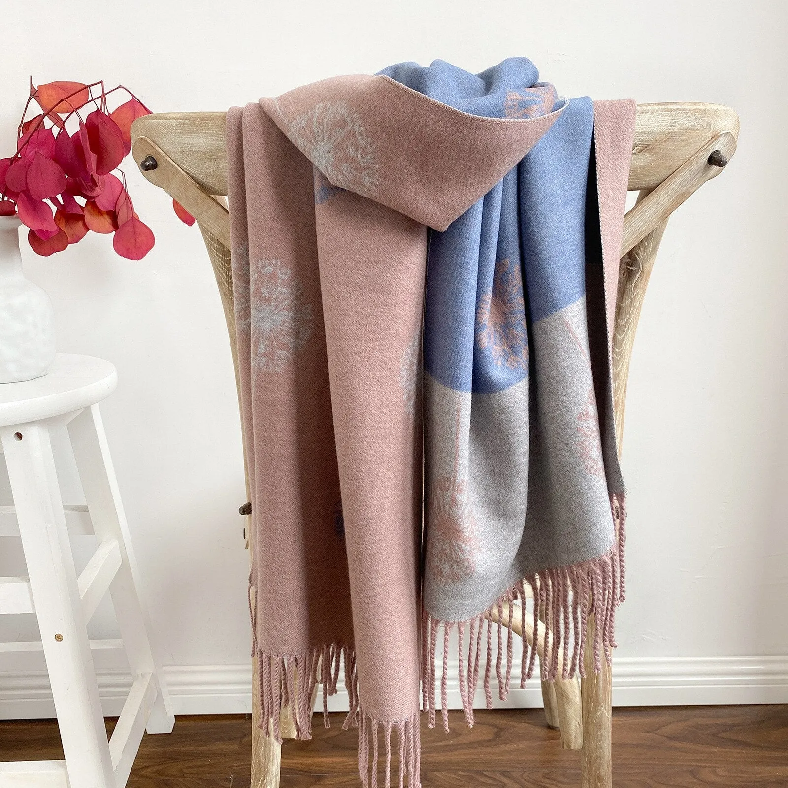 New Fashionable Winter Cashmere Scarf with Tassels and Plaid Pattern - Women's Shawl