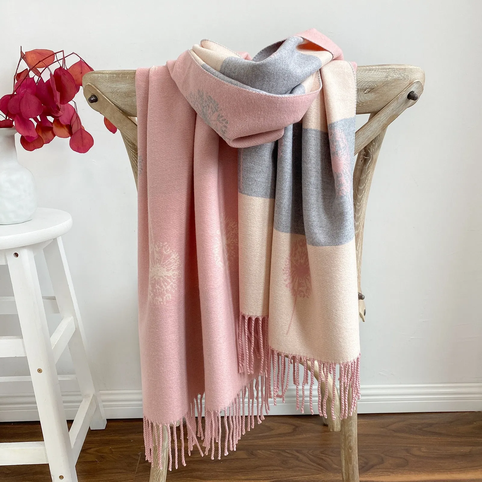 New Fashionable Winter Cashmere Scarf with Tassels and Plaid Pattern - Women's Shawl